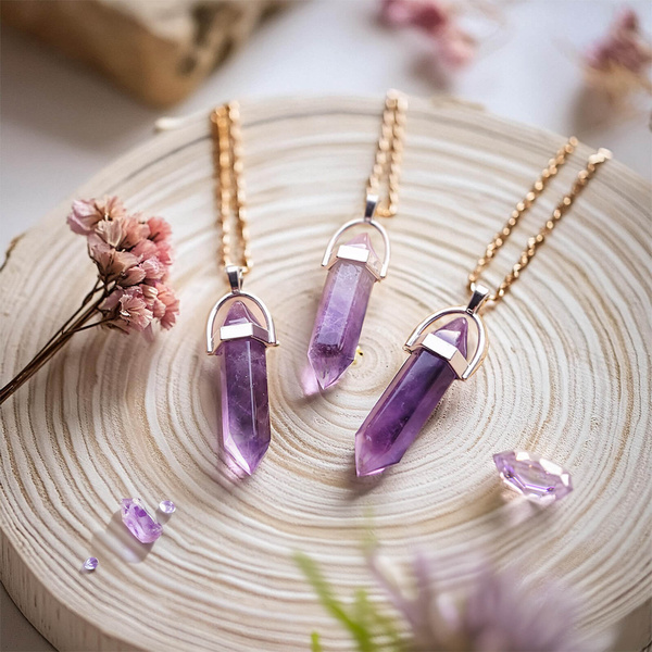 Pendant with amethyst in pouch + chain